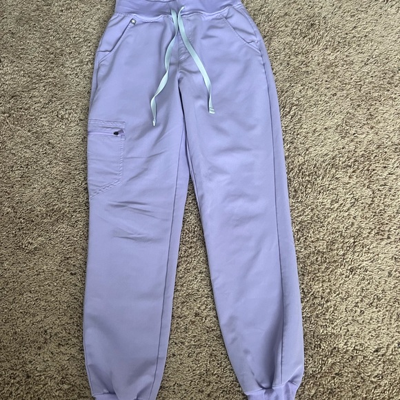 Figs Lavender Scrub Set - Picture 2 of 6